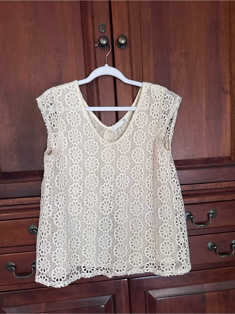 Sleeveless  Crochet look Top in Cream